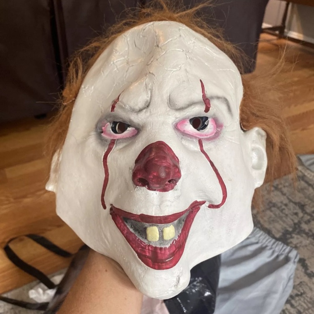 Penny wise “IT” clown mask